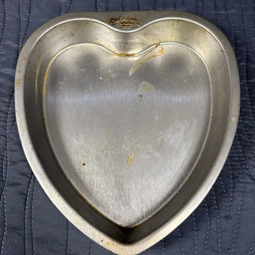 Vintage Bake King Heart Shaped Aluminum Cake Pan 9 Inch Valentine Baking